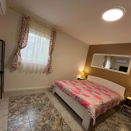 Of Center 사라예보