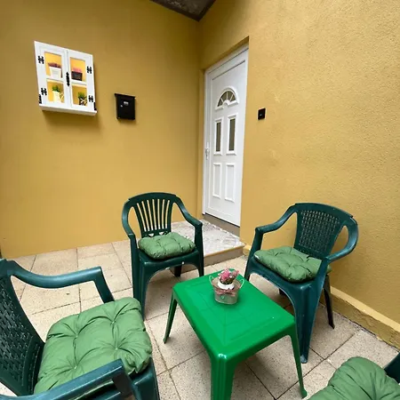 Of Center شقة سراييفو