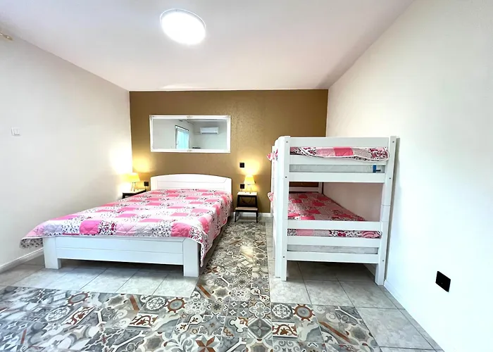 Of Center Apartmán *